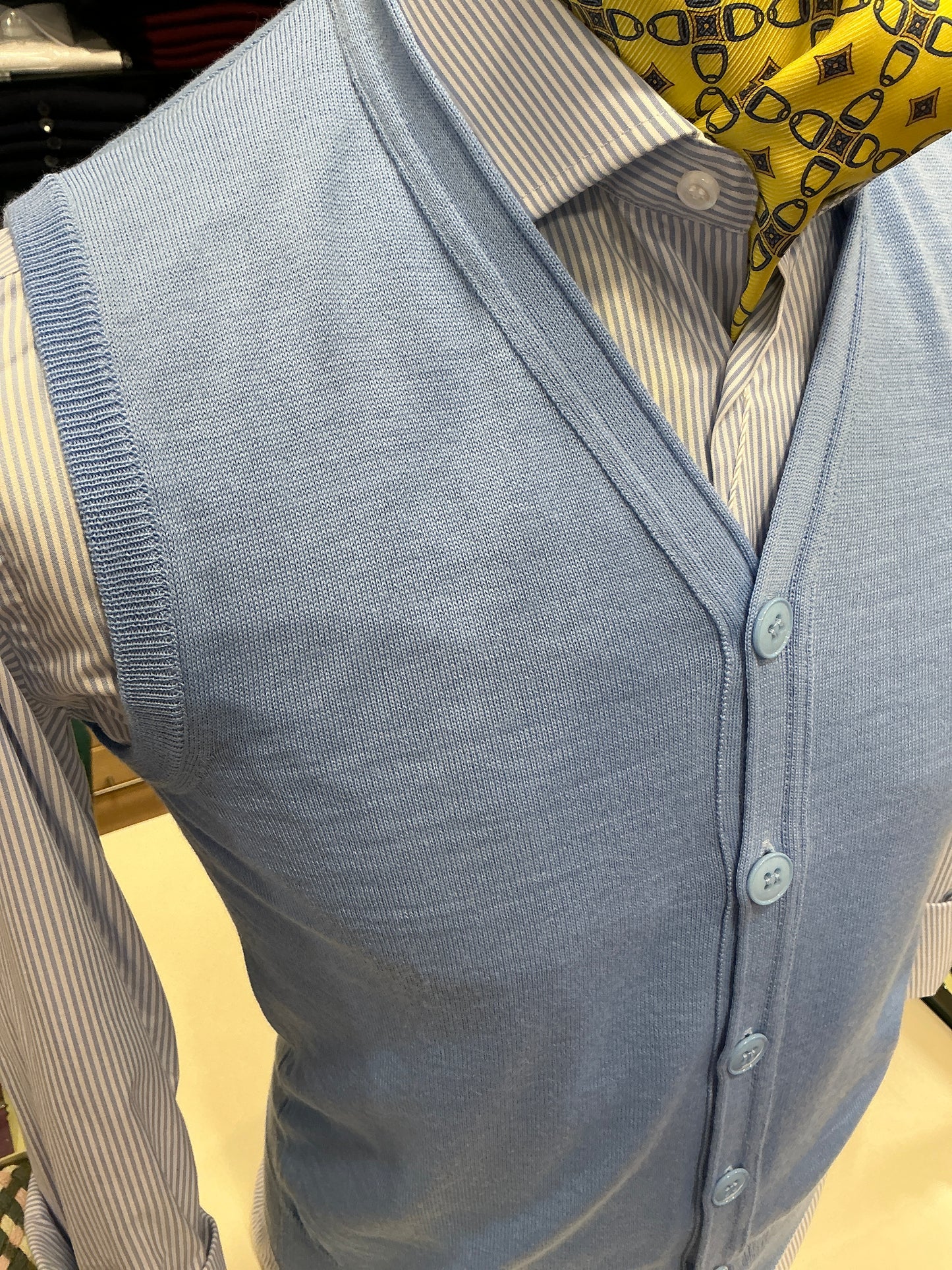 Gilet lana con bottoni