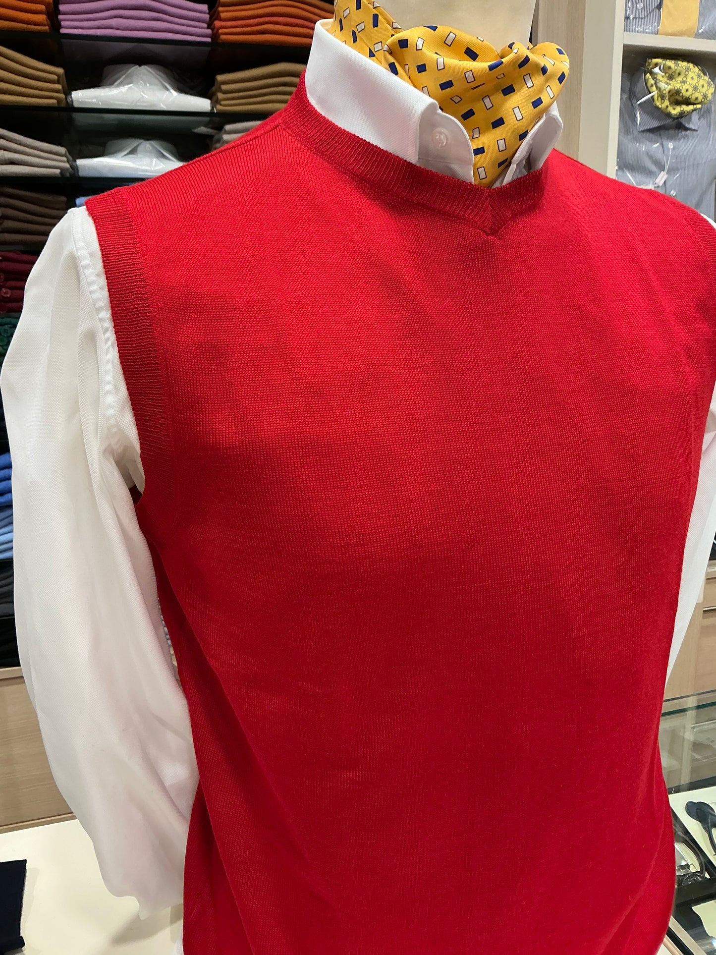 Gilet lana con piccolo scollo a V