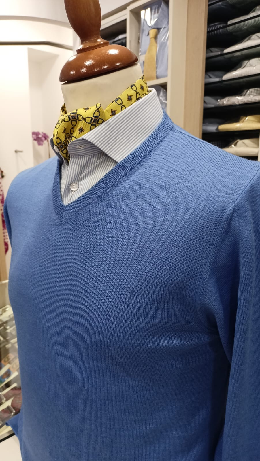 Maglioncini CON SCOLLO A V (taglie in riassortimento)