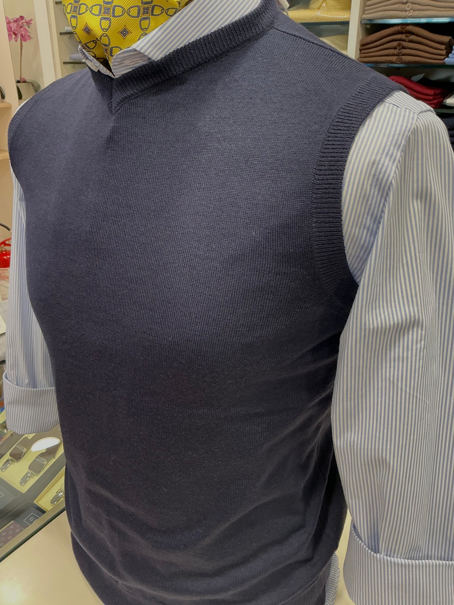 Gilet lana con piccolo scollo a V
