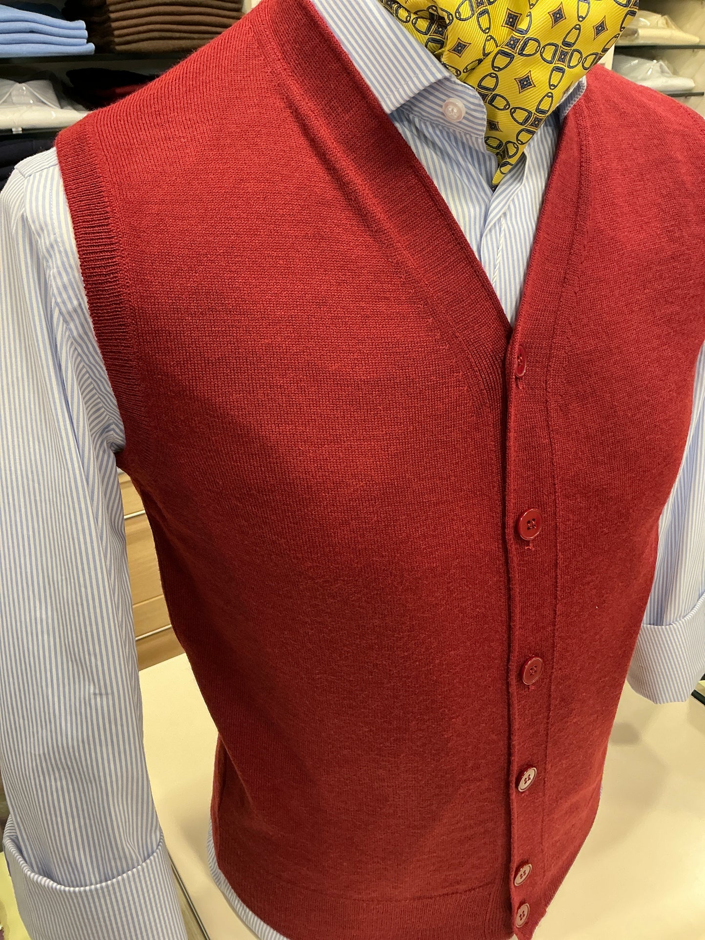 Gilet lana con bottoni