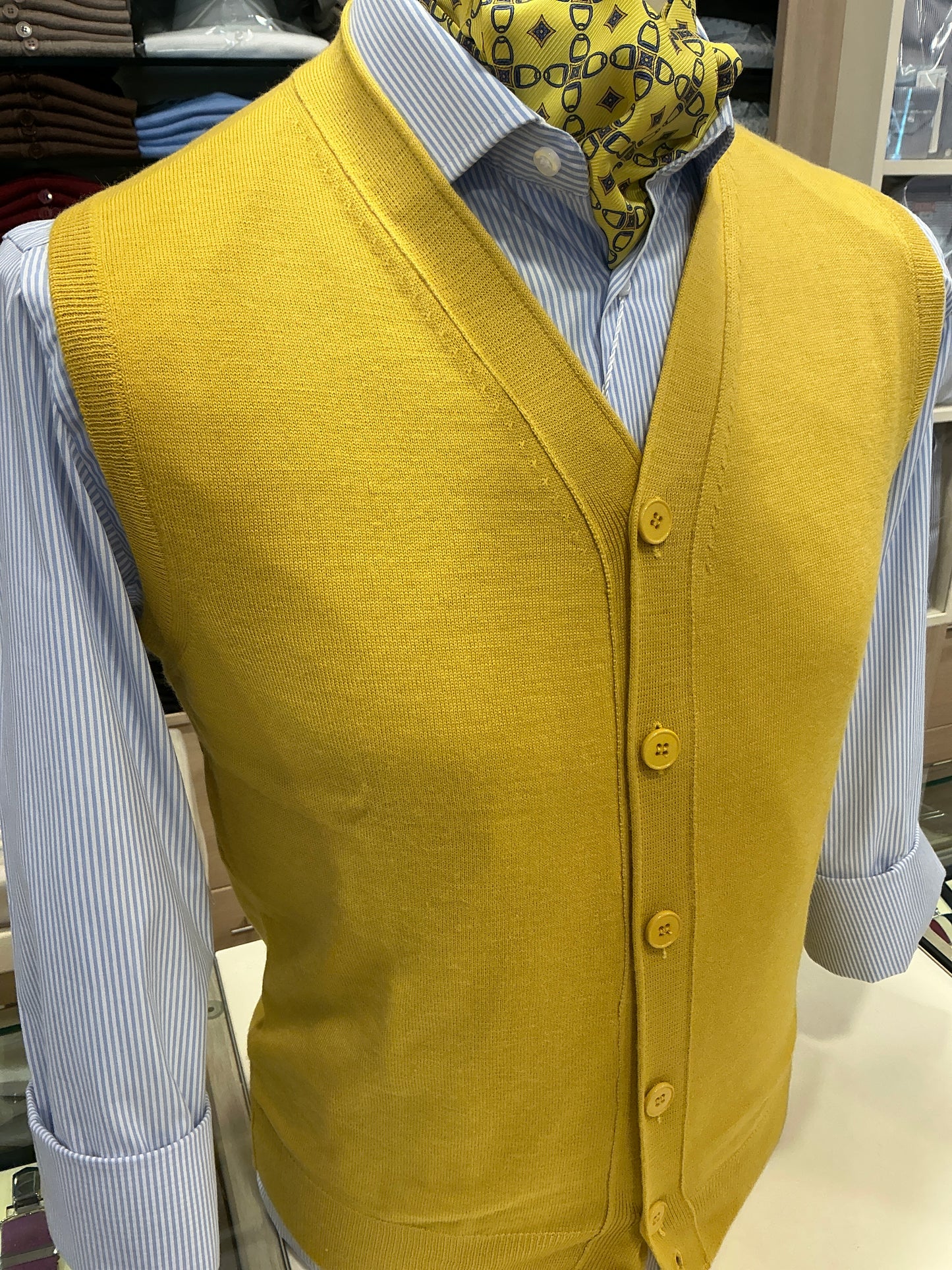 Gilet lana con bottoni
